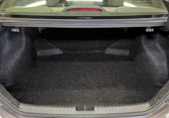 Подержанный автомобиль Honda Civic Sedan 2013 года (10 фото)