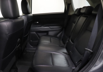 Подержанный автомобиль Mitsubishi Outlander 2016 года (10 фото)