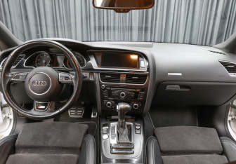 Подержанный автомобиль Audi A5 Coupe 2016 года (12 фото)
