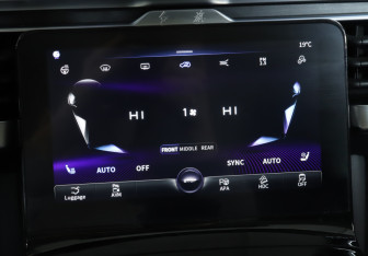 Подержанный автомобиль Hongqi E-HS9 2021 года (22 фото)