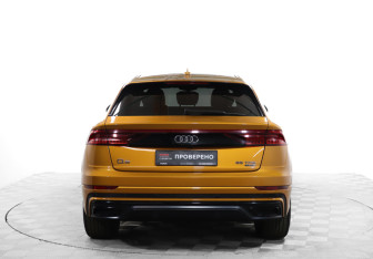 Подержанный автомобиль Audi Q8 2018 года (6 фото)