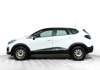Подержанный автомобиль Renault Kaptur 2017 года (8 фото)