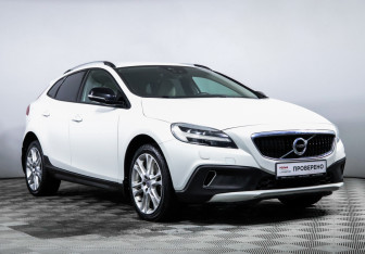 Подержанный автомобиль Volvo V40 Cross Country 2017 года (3 фото)