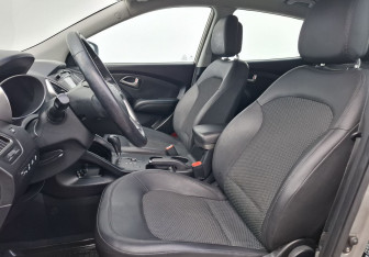 Подержанный автомобиль Hyundai ix35 2010 года (10 фото)