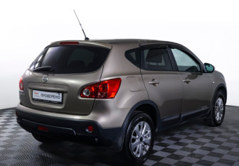 Подержанный автомобиль Nissan Qashqai 2008 года (5 фото)