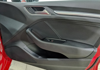 Подержанный автомобиль Audi A3 Sedan 2015 года (25 фото)