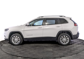 Подержанный автомобиль Jeep Cherokee 2018 года (8 фото)