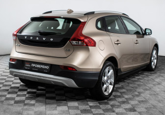 Подержанный автомобиль Volvo V40 Hatchback 2013 года (5 фото)