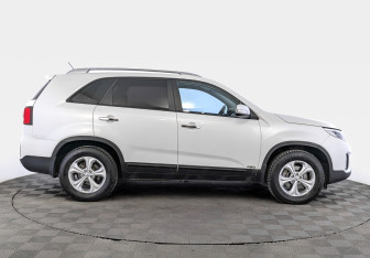 Подержанный автомобиль Kia Sorento 2019 года (4 фото)