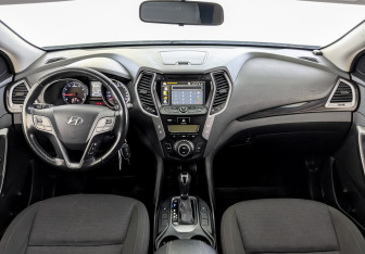 Подержанный автомобиль Hyundai Santa Fe 2012 года (14 фото)