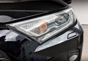 Подержанный автомобиль Toyota RAV4 2020 года (17 фото)