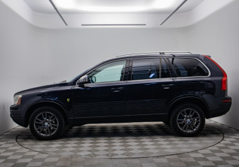Подержанный автомобиль Volvo XC90 2006 года (8 фото)