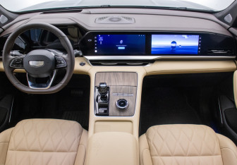 Подержанный автомобиль Geely Monjaro 2024 года (13 фото)