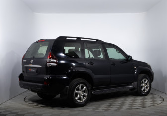 Подержанный автомобиль Toyota Land Cruiser Prado 2008 года (5 фото)