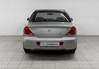 Подержанный автомобиль Kia Spectra Sedan 2006 года (5 фото)