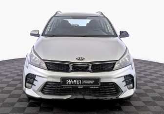 Подержанный автомобиль Kia Rio Hatchback 2021 года (2 фото)