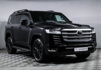 Подержанный автомобиль Toyota Land Cruiser Suv 2021 года (25 фото)
