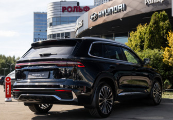 Подержанный автомобиль Geely Monjaro 2025 года (4 фото)