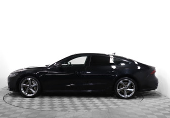 Подержанный автомобиль Audi A7 2018 года (8 фото)