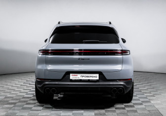 Подержанный автомобиль Porsche Cayenne 2024 года (6 фото)