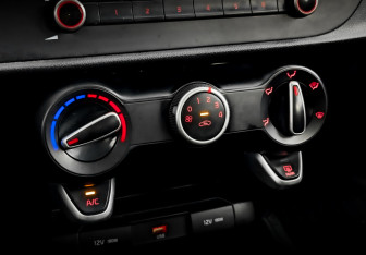 Подержанный автомобиль Kia Rio Hatchback 2021 года (25 фото)