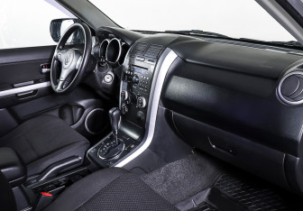 Подержанный автомобиль Suzuki Grand Vitara 2011 года (11 фото)
