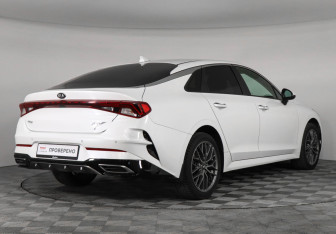Подержанный автомобиль Kia K5 2020 года (5 фото)