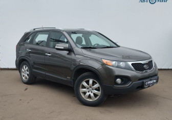 Подержанный автомобиль Kia Sorento 2012 года (3 фото)
