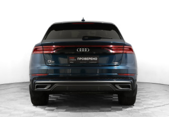 Подержанный автомобиль Audi Q8 2021 года (6 фото)