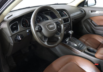 Подержанный автомобиль Audi A4 Sedan 2013 года (9 фото)