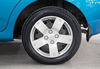 Подержанный автомобиль Chevrolet Aveo Hatchback 2008 года (22 фото)