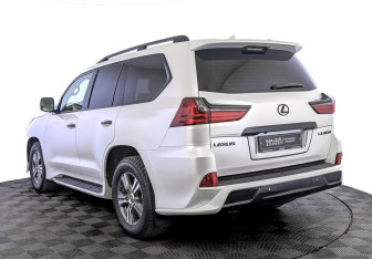 Подержанный автомобиль Lexus LX 2019 года (7 фото)