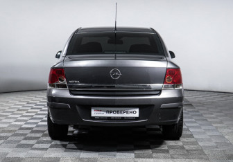 Подержанный автомобиль Opel Astra Sedan 2012 года (6 фото)