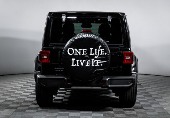 Подержанный автомобиль Jeep Wrangler 2025 года (27 фото)