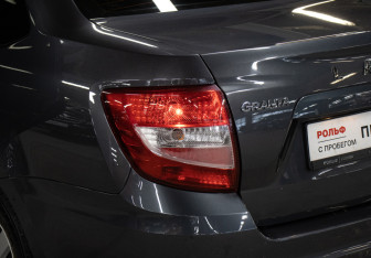 Подержанный автомобиль LADA (ВАЗ) Granta Sedan 2020 года (20 фото)