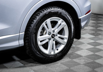 Подержанный автомобиль Audi Q3 2020 года (15 фото)