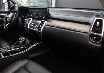 Подержанный автомобиль Kia Sorento 2021 года (9 фото)