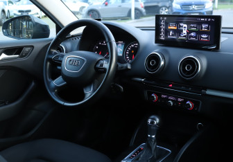 Подержанный автомобиль Audi A3 Hatchback 2015 года (12 фото)