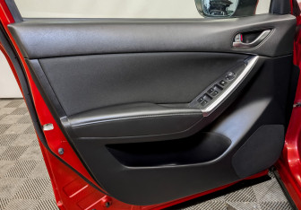 Подержанный автомобиль Mazda CX-5 2015 года (18 фото)