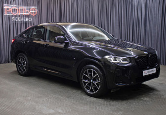 Подержанный автомобиль BMW X4 2021 года (3 фото)