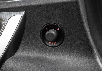 Подержанный автомобиль Opel Astra Hatchback 2011 года (20 фото)