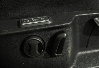 Подержанный автомобиль Volkswagen Passat Sedan 2019 года (15 фото)