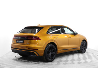 Подержанный автомобиль Audi Q8 2018 года (5 фото)