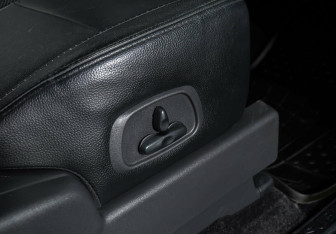 Подержанный автомобиль Mitsubishi Pajero 2012 года (15 фото)