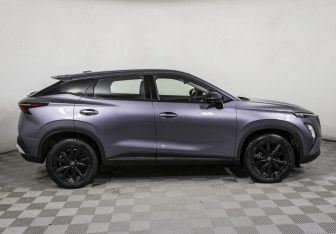 Подержанный автомобиль Omoda C5 2024 года (4 фото)