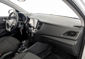 Подержанный автомобиль Hyundai Solaris Sedan 2021 года (11 фото)