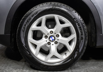 Подержанный автомобиль BMW X3 2013 года (26 фото)