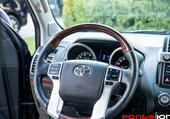 Подержанный автомобиль Toyota Land Cruiser Prado 2017 года (11 фото)