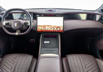 Подержанный автомобиль Avatr 11 2023 года (14 фото)