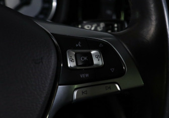 Подержанный автомобиль Volkswagen Touareg 2018 года (10 фото)